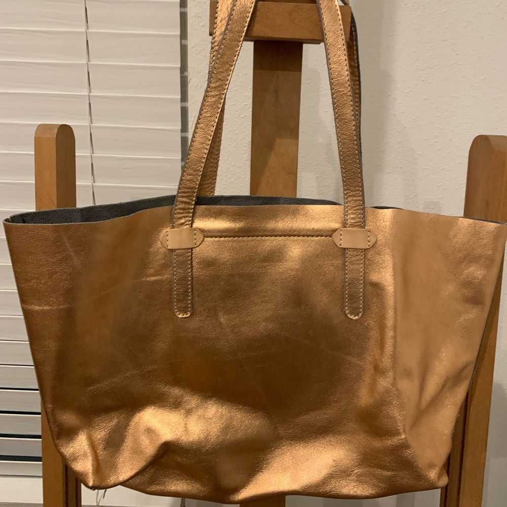 East / West Rose Gold